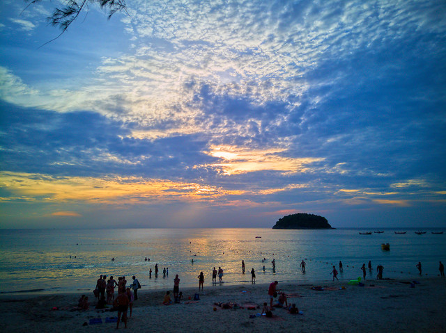 sunset-water-no-person-dawn-sky 图片素材