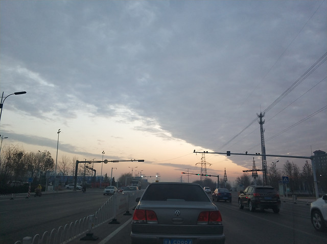 vehicle-transportation-system-car-storm-road 图片素材