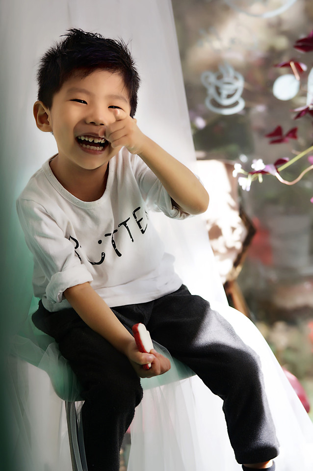 child-people-indoors-cute-portrait 图片素材