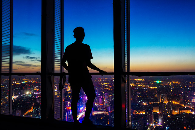window-people-sunset-street-city 图片素材