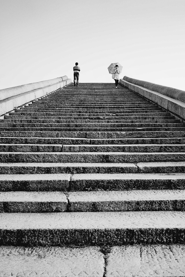 step-monochrome-sky-black-white-desktop 图片素材