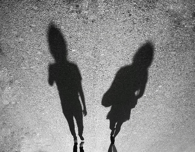 people-silhouette-shadow-man-street 图片素材