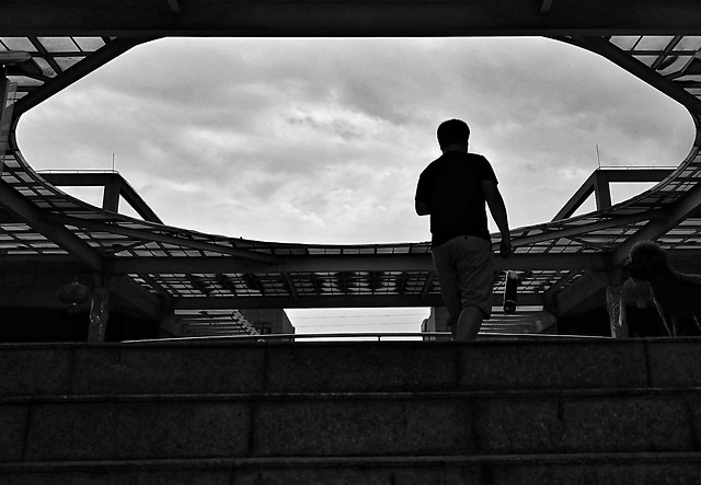 bridge-people-monochrome-street-sky 图片素材