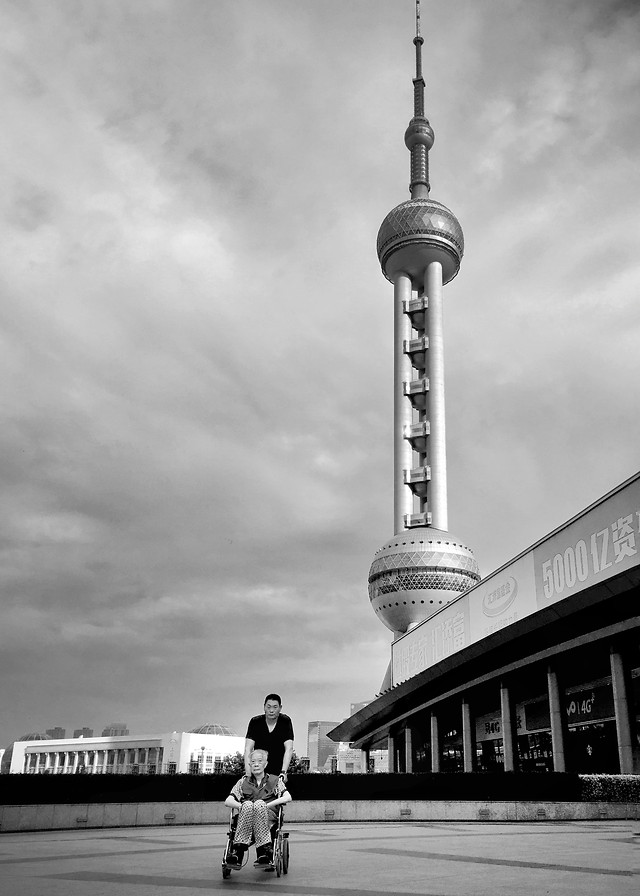 monochrome-people-sky-travel-architecture 图片素材