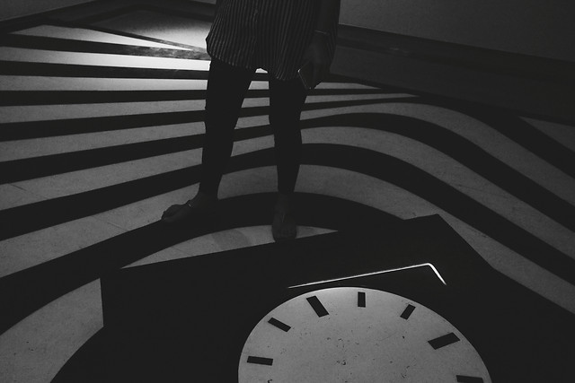 people-street-shadow-monochrome-white 图片素材