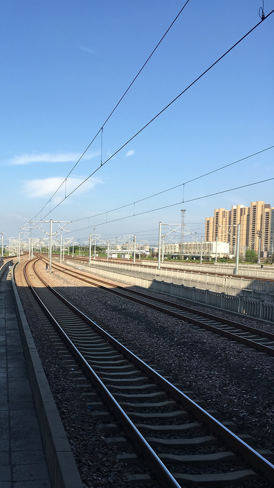 railway-train-locomotive-railroad-track-transportation-system 图片素材