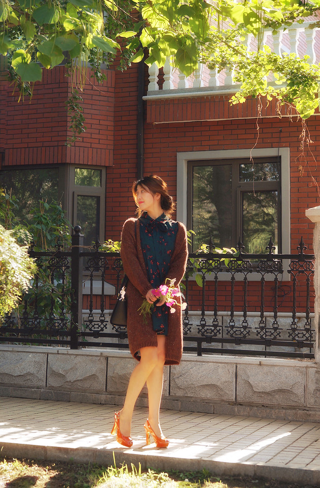 woman-people-girl-clothing-outdoors 图片素材