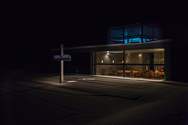 street-light-city-car-road 图片素材