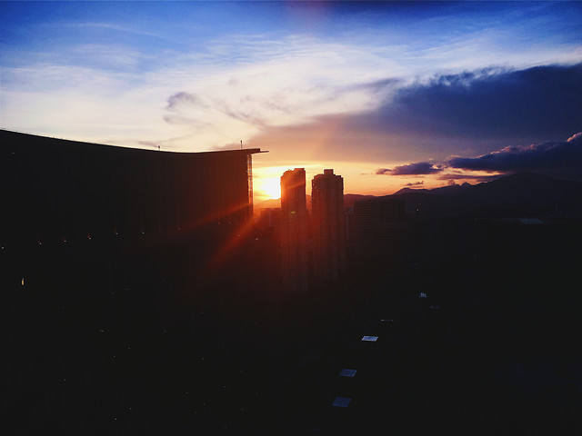 sunset-dawn-evening-dusk-moon 图片素材