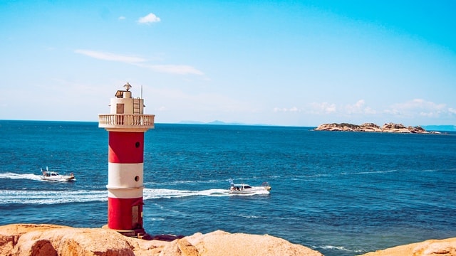 lighthouse-seaside-landscape-sea-ocean 图片素材