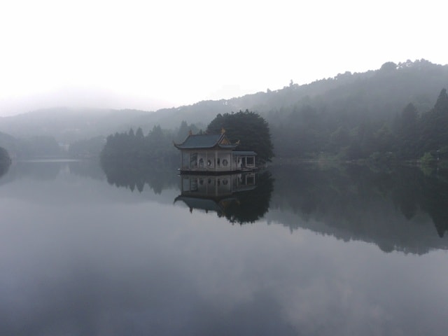 atmospheric-phenomenon-mist-sky-fog-lake picture material