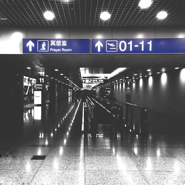 airport-subway-system-light-indoors-business 图片素材