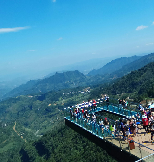 mountain-travel-landscape-daylight-mountainous-landforms 图片素材