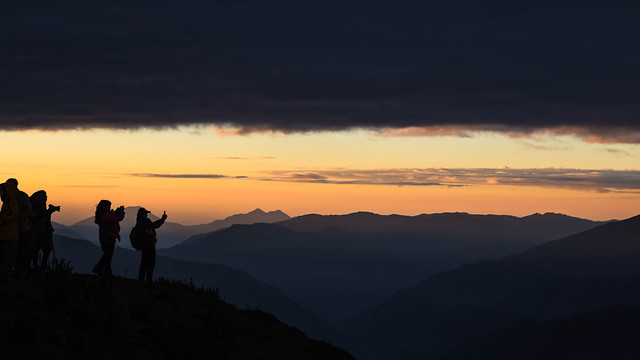 sunset-dawn-evening-mountain-fog 图片素材