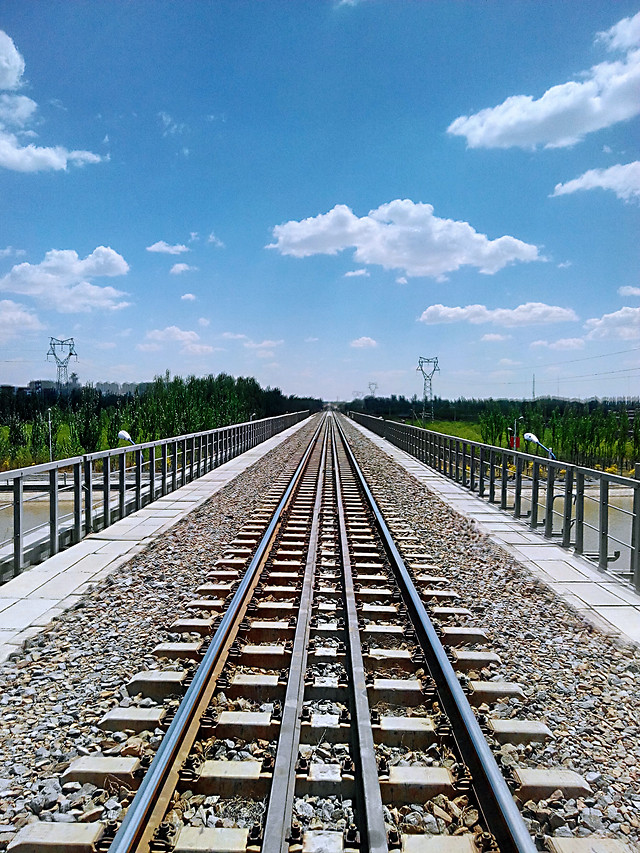 railway-locomotive-track-no-person-train 图片素材
