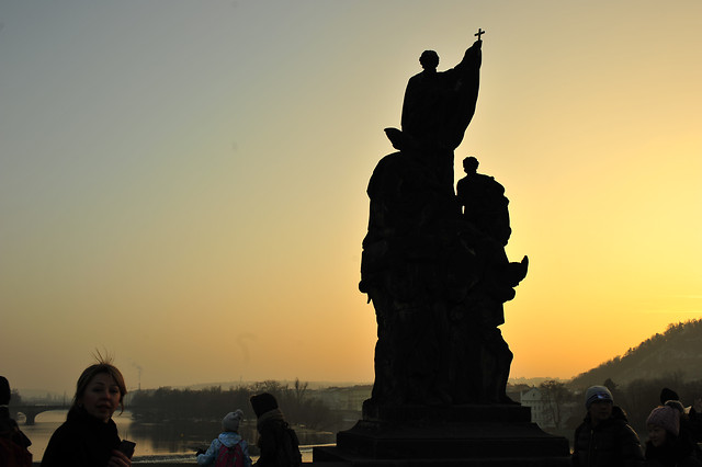 sunset-people-statue-dawn-backlit 图片素材