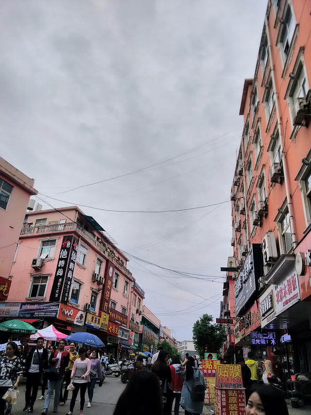 street-city-commerce-people-town 图片素材