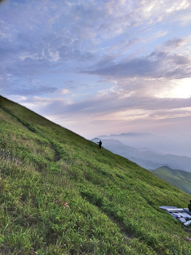 cloud-mountain-sky-grassland-grass picture material