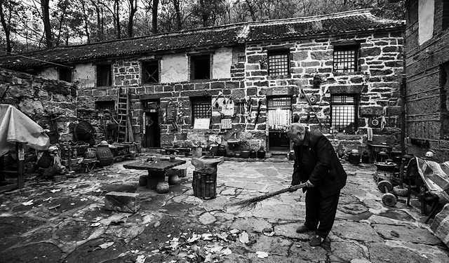 people-adult-street-one-group 图片素材