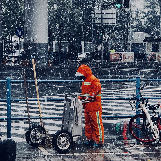 people-street-city-man-vehicle picture material