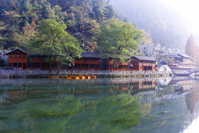 water-travel-traditional-house-building 图片素材