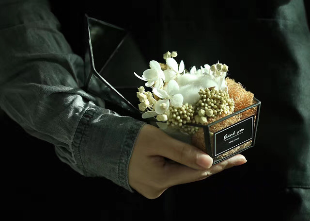 wedding-bride-woman-flower-people picture material