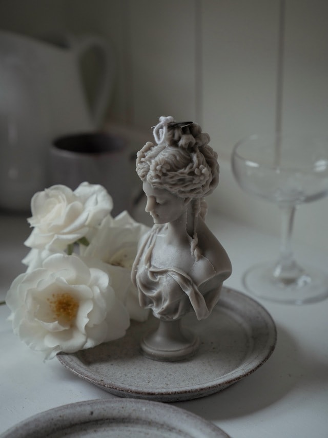 still-life-white-figurine-still-life-photography-centrepiece picture material