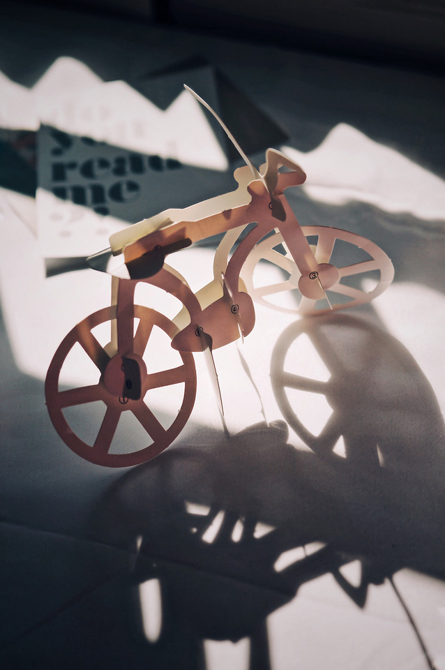 people-man-desktop-wheel-instrument picture material