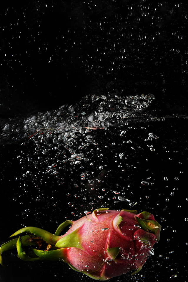 diving-dragon-fruit picture material