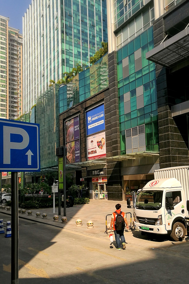 city-street-metropolitan-area-business-road 图片素材