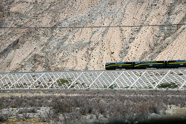 track-road-stone-desktop-rock 图片素材