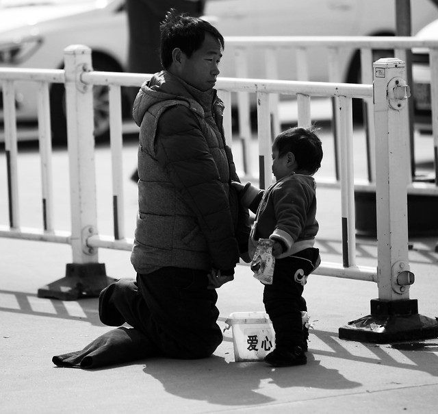 monochrome-child-street-people-man picture material