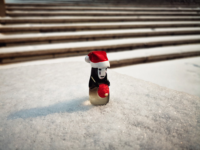 red-street-winter-no-person-competition 图片素材