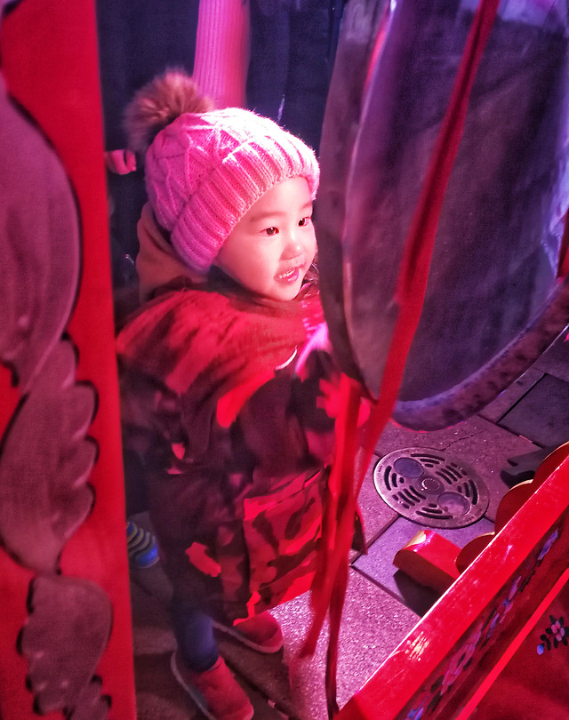 敲铜锣 picture material