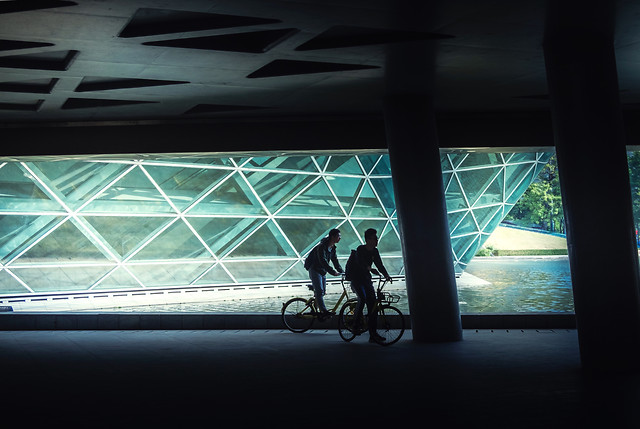 people-transportation-system-travel-light-city 图片素材