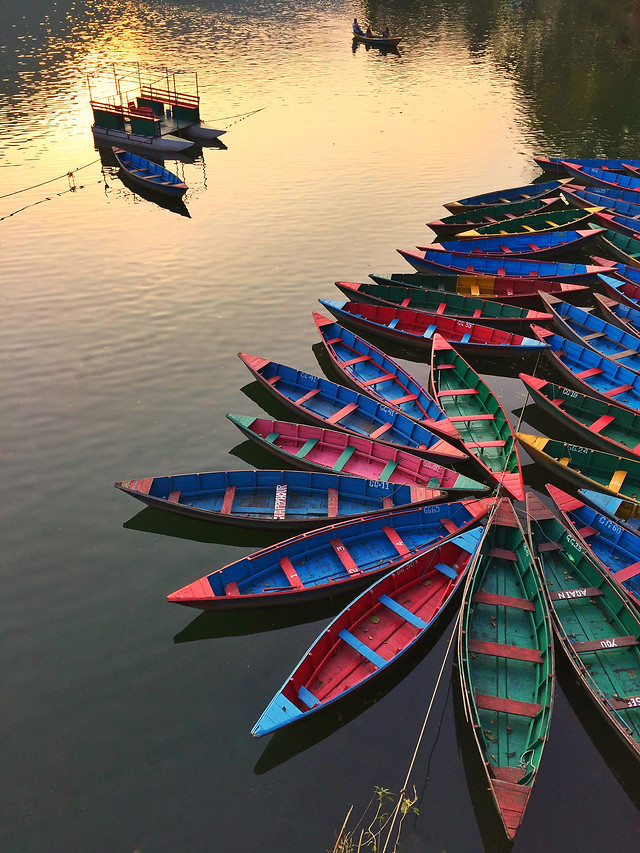 water-boat-no-person-reflection-watercraft picture material