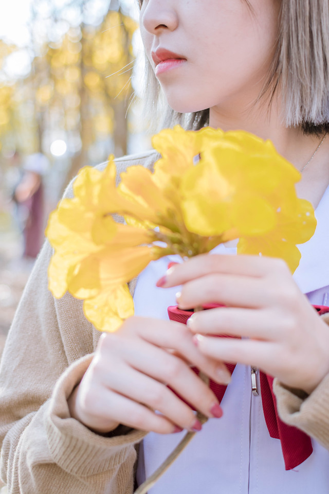 woman-flower-girl-yellow-cute picture material
