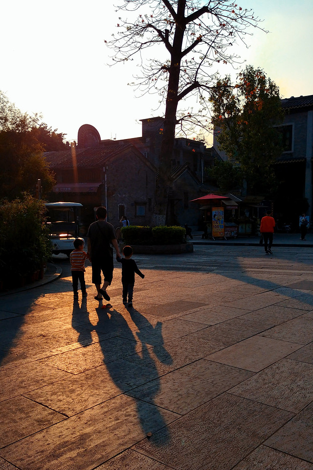 people-street-sky-tree-road picture material