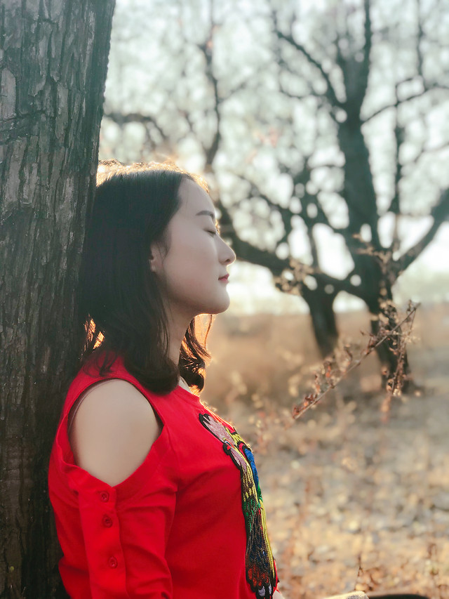 girl-portrait-fall-nature-people picture material