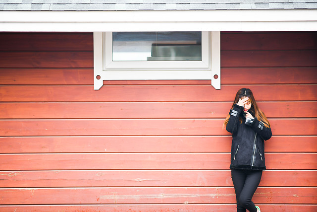 portrait-wood-red-woman-photograph 图片素材