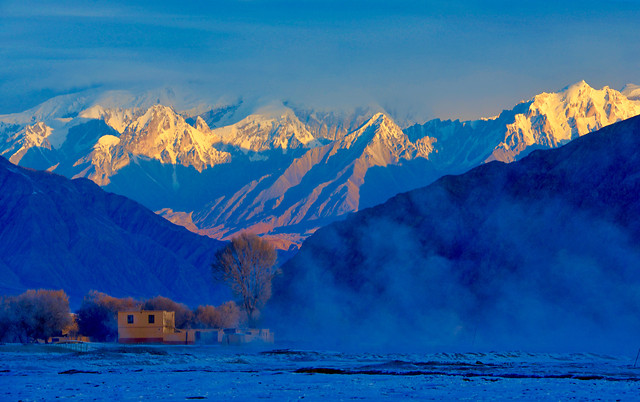 snow-mountain-water-no-person-travel picture material