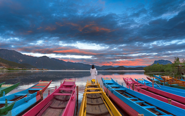 water-travel-no-person-boat-sky 图片素材