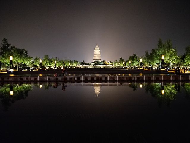 water-reflection-river-city-travel picture material