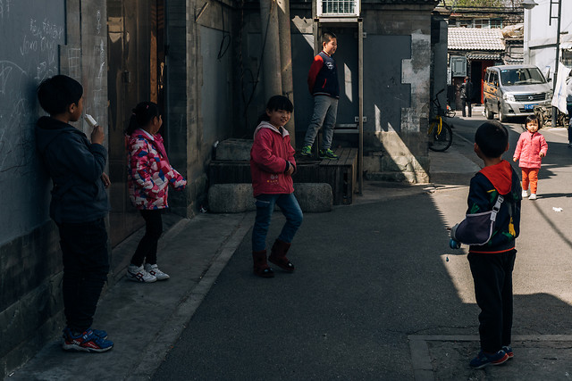 people-street-child-city-road 图片素材