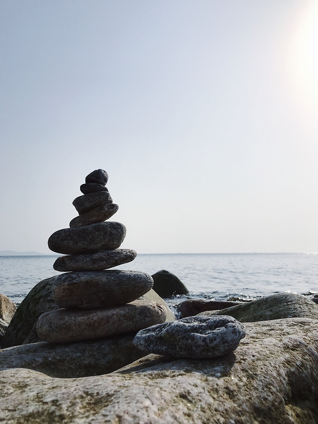 rock-beach-sea-water-seashore picture material