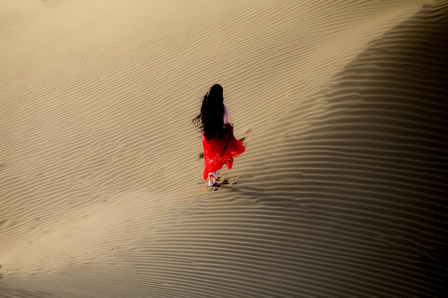 beach-people-girl-sunset-red 图片素材