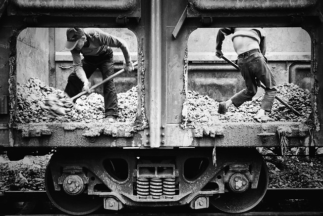 people-train-vehicle-transportation-system-railway 图片素材