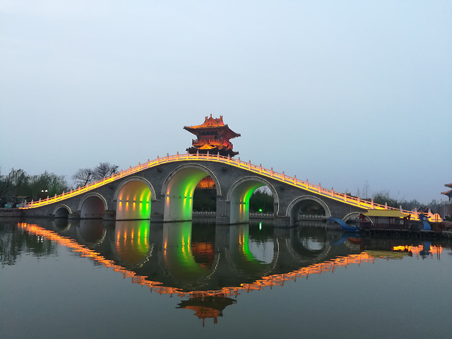no-person-reflection-water-travel-waterway 图片素材