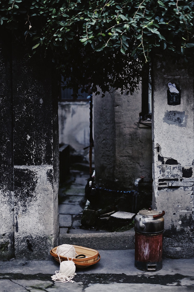 no-person-street-old-abandoned-city picture material