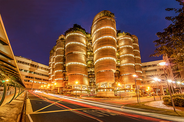 city-street-downtown-architecture-travel 图片素材